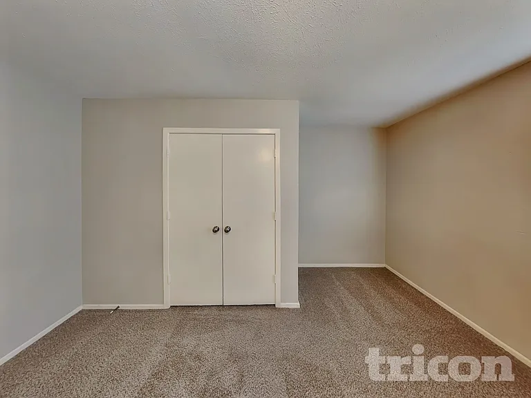 1555 Willowbrook St — Photo 9