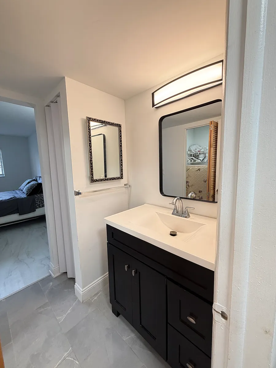 Building Photo - 6020 NW 64th Ave #306