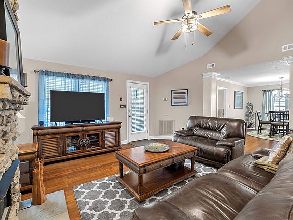 4th image of 432 Rambling Rose Way