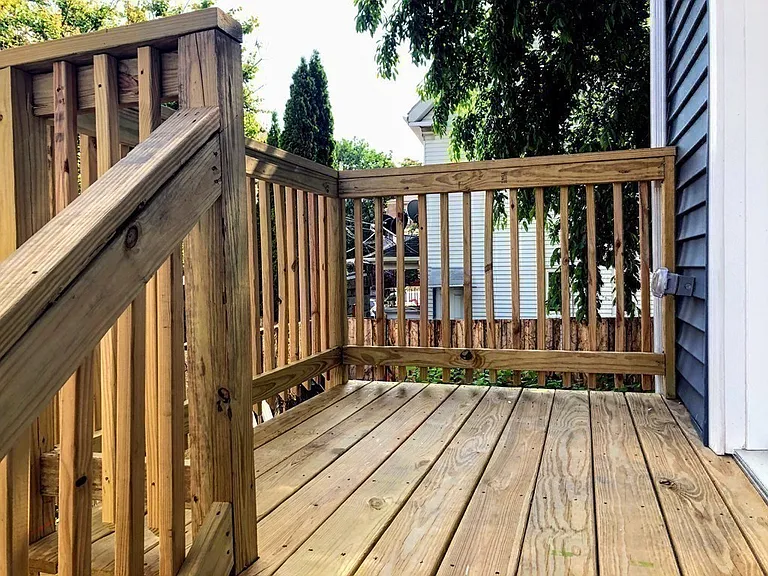 Deck to side entrance