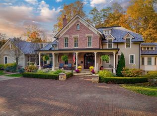 106 W Washington St, Chagrin Falls, OH 44022