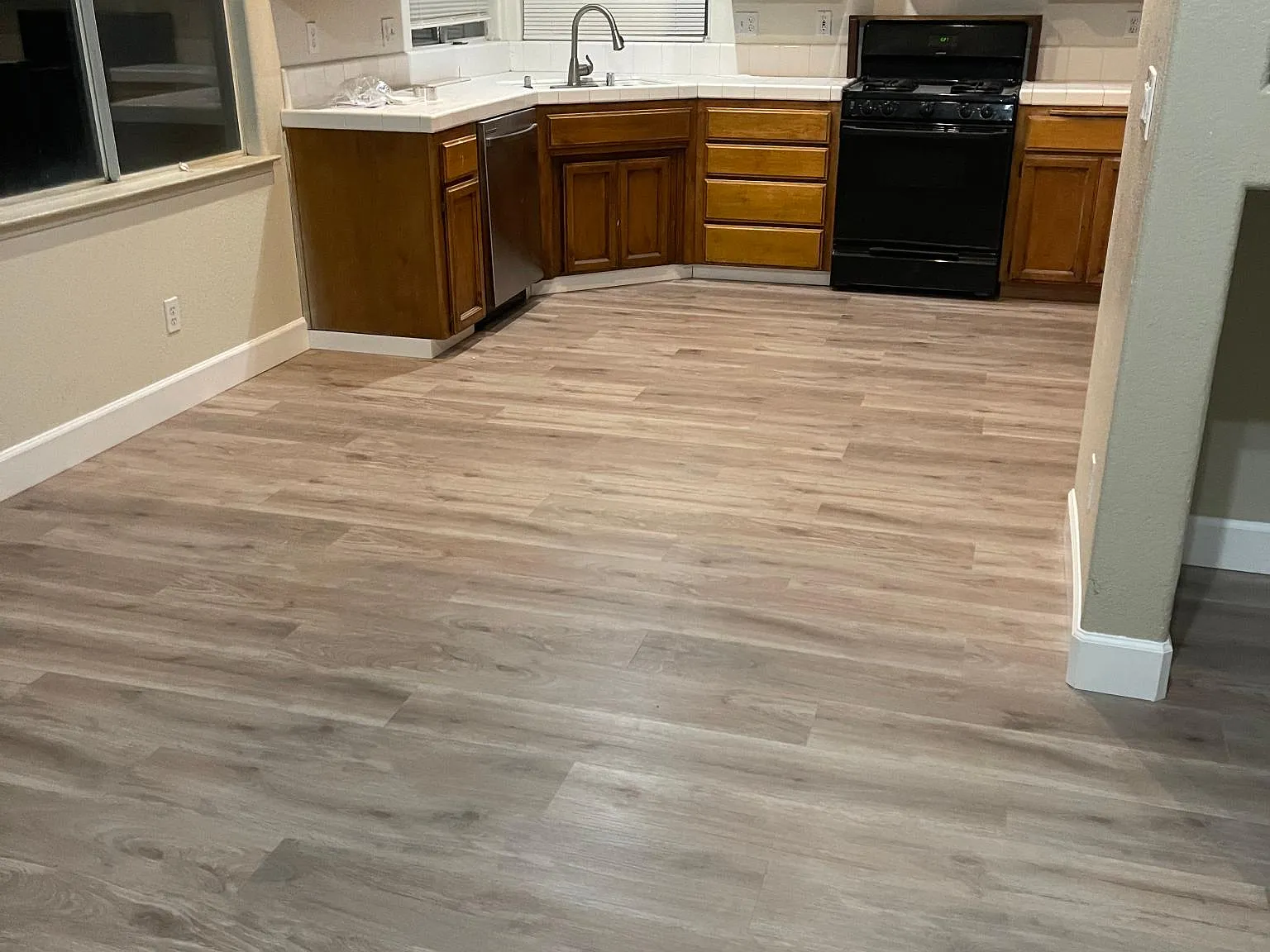 218 Burgundy St — Photo 2