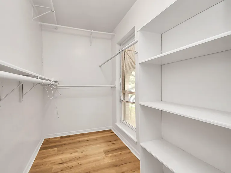17903 Nanes Dr — Photo 37