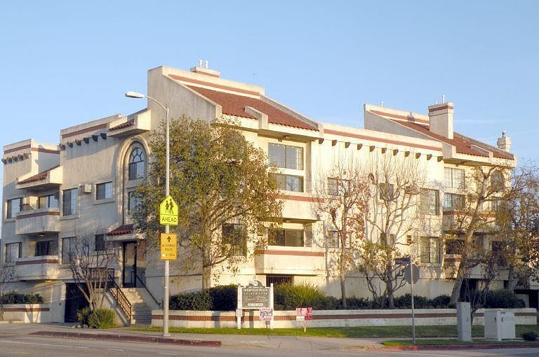 1st image of 3500 Mentone Ave APT 205
