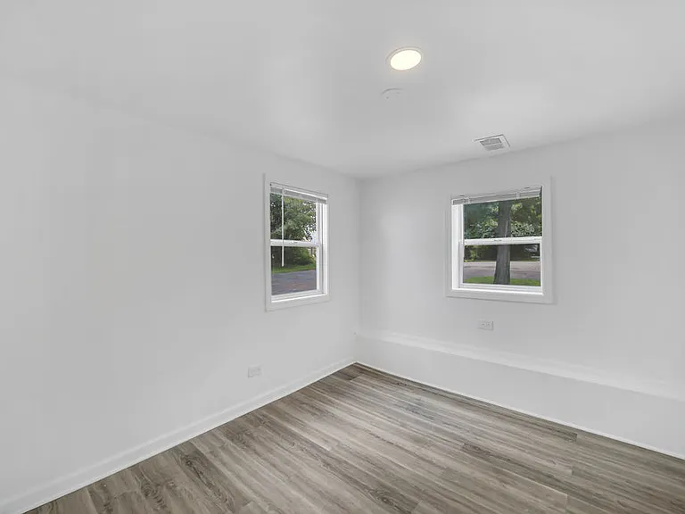 37544 N Columbus Ave — Photo 14