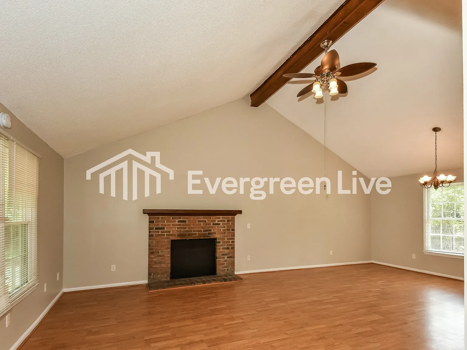 3 bed, 2.0 bath, 1286 sqft, $1,695 — Photo 2