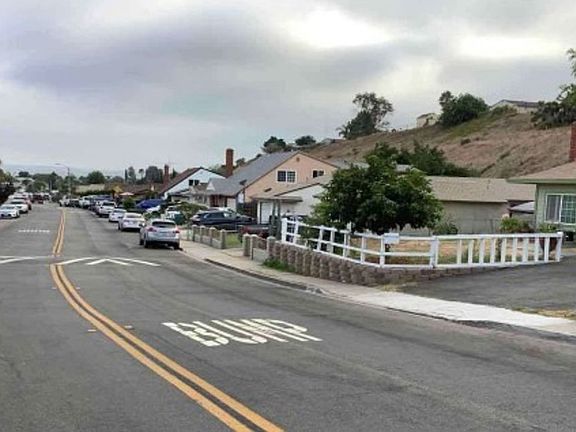 Exterior Neighborhood (street photo)