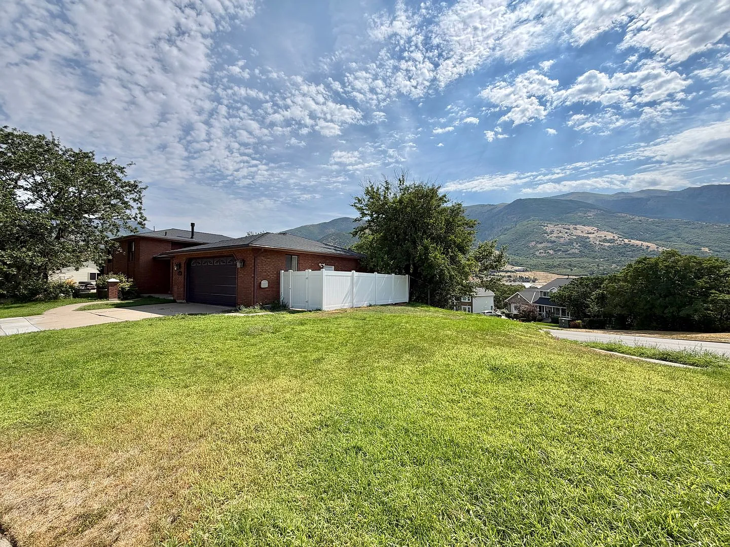 4 Bedroom Home + Fenced Backyard + Extra Storage + 2 Car Garage — Photo 2