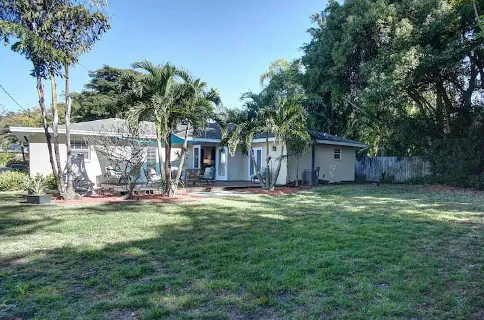 7609 Senrab Dr — Photo 1