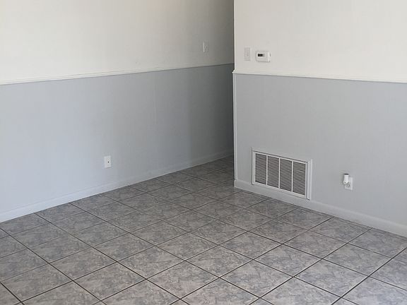 3rd image of 4213 SE 31st Ave
