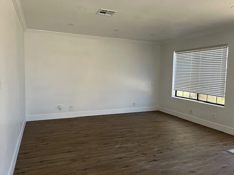 21440 Santa Barbara Dr — Photo 2