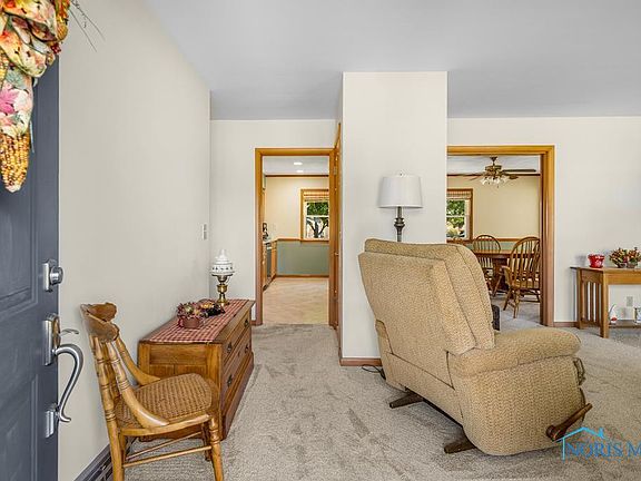 5th image of 701 Winterhaven Dr