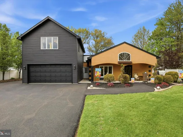 228 Bridge St, Collegeville, PA 19426