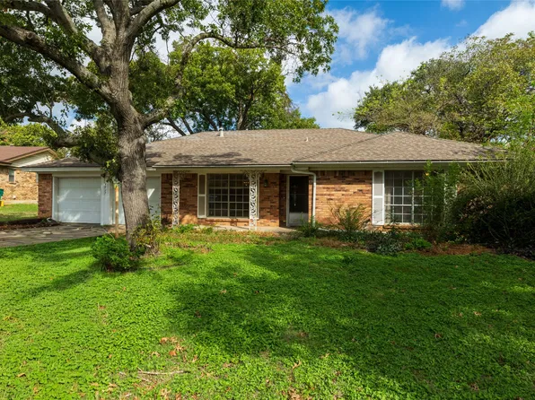 4917 Emerald Lake Dr, Fort Worth, TX 76103