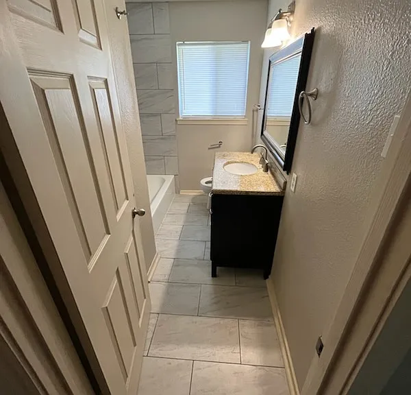 217 Wellington St — Photo 28