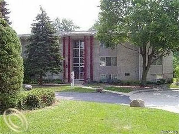 33234 Kingslane Ct APT 6, Farmington, MI 48336