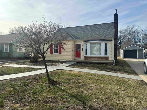 1735 SW Randolph Ave, Topeka, KS 66604