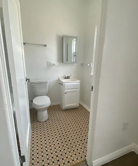 1006 W. 42nd Street — Photo 15