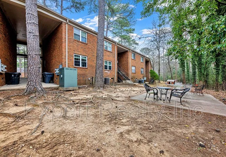 2076 Montreat Cir — Photo 18