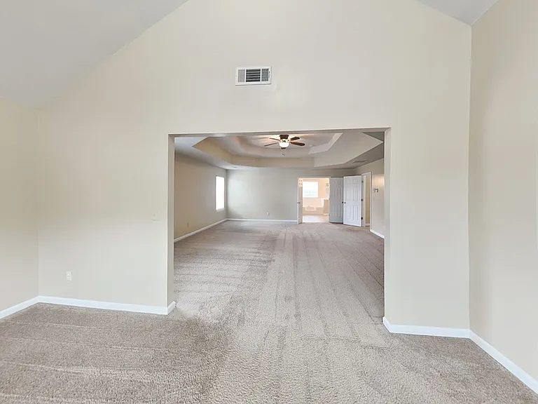 618 Maltese Dr — Photo 8