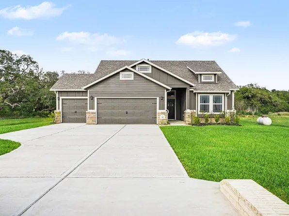 16 Cattle Dr, Bay City, TX 77414