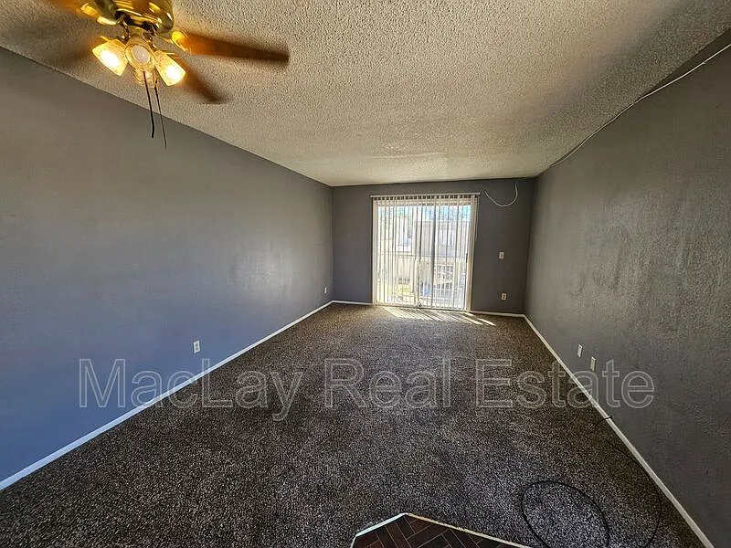2 bed, 2.0 bath, 900 sqft, $875 — Photo 3