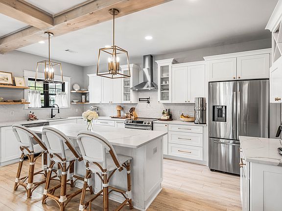 2nd image of 69 Devlieg Ave