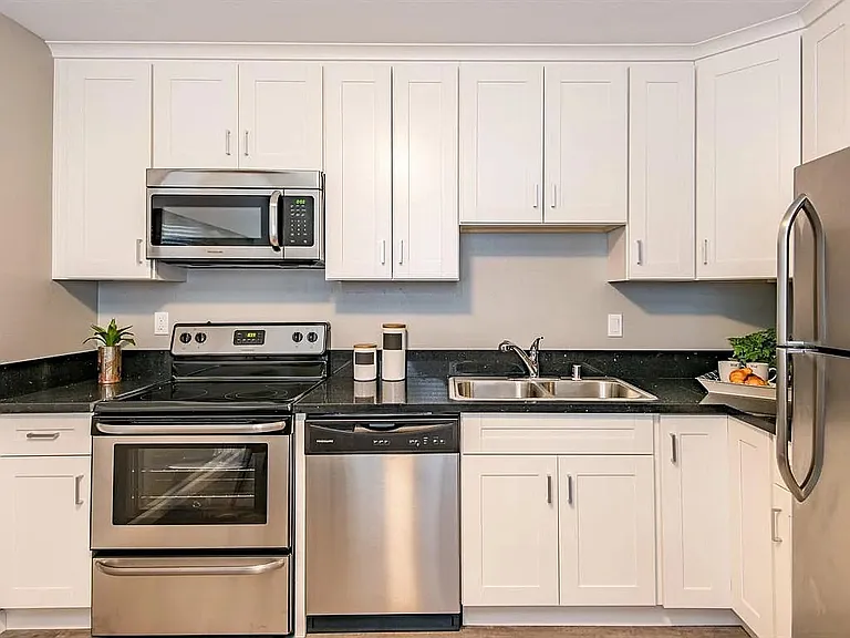3680 Greenlee Dr #18 — Photo 8