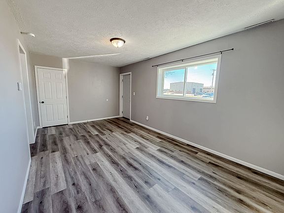 4th image of 517 S Clark St #519