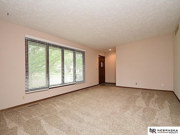 3rd image of 2111 S Canterbury Ln