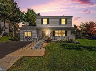 293 Sweetbriar Dr, Harrisburg, PA 17111
