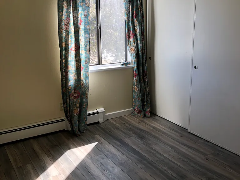 Second bedroom gets the afternoon sun!