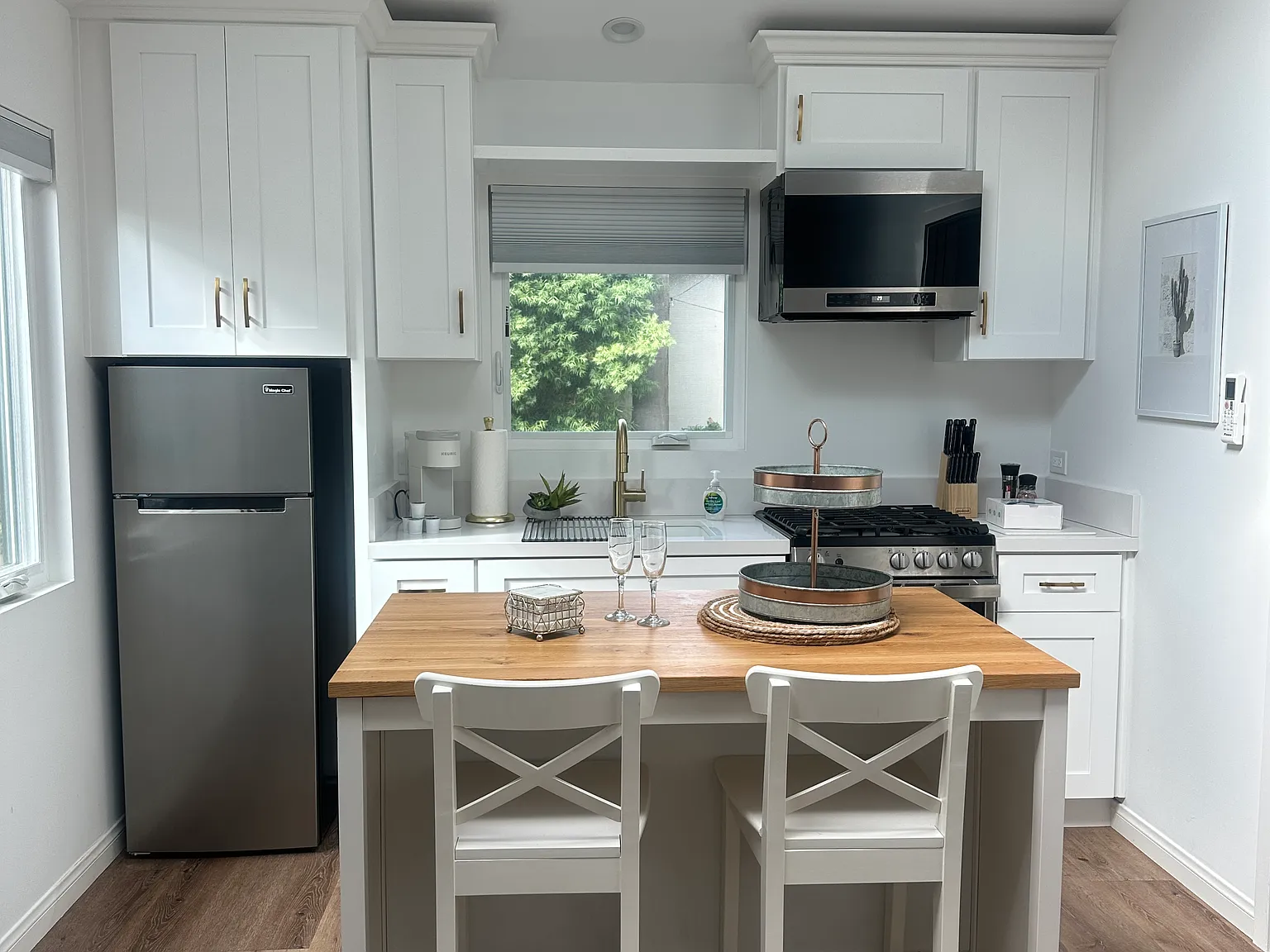 1 bed, 350 sqft, $2,999 — Photo 3