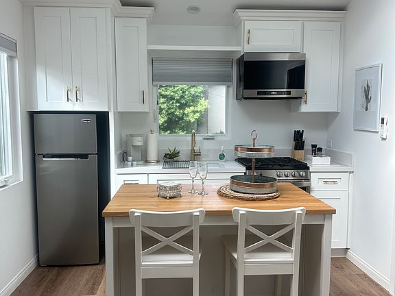 3rd image of 8024 Holy Cross Pl