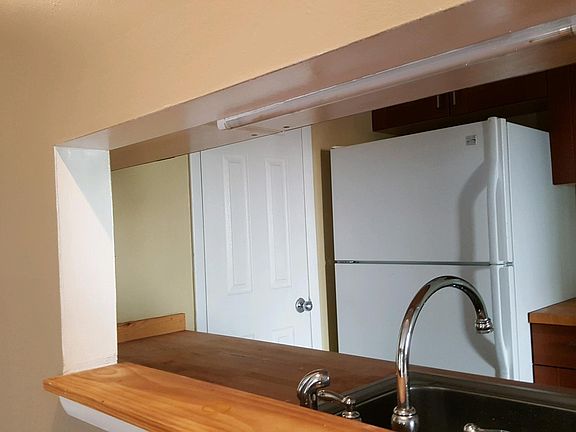 5th image of 17 Woodenbridge Ct