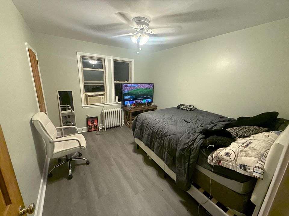 2nd image of 4362 Murray Ave #1