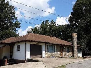 313 4th St W, Madison, WV 25130