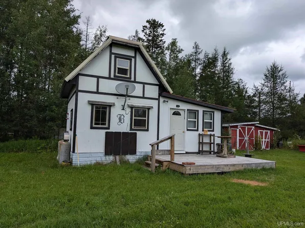 2495 W Quarry Rd, Gulliver, MI 49840