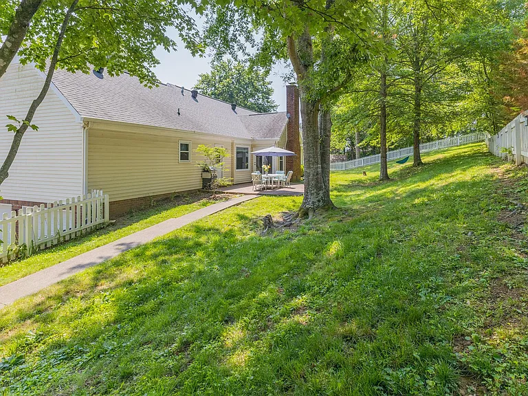 1521 Pinkerton Rd — Photo 4