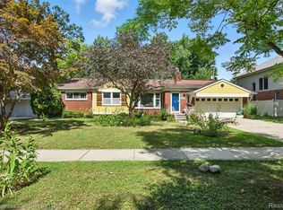 2248 W Lincoln St, Birmingham, MI 48009