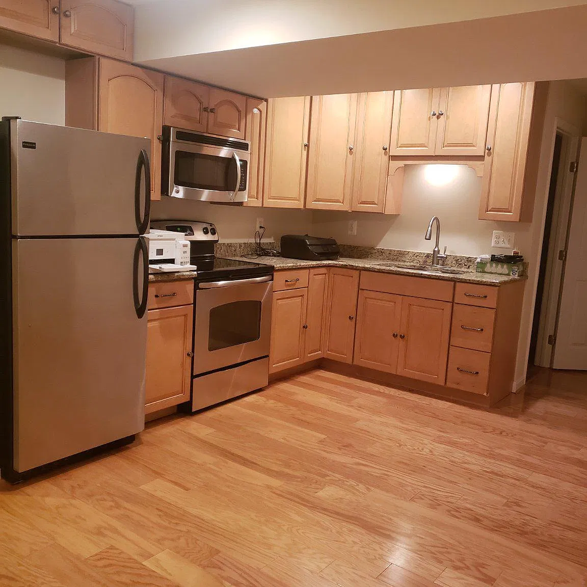 1 bed, 1.0 bath, 3957 sqft, $1,500 — Photo 2