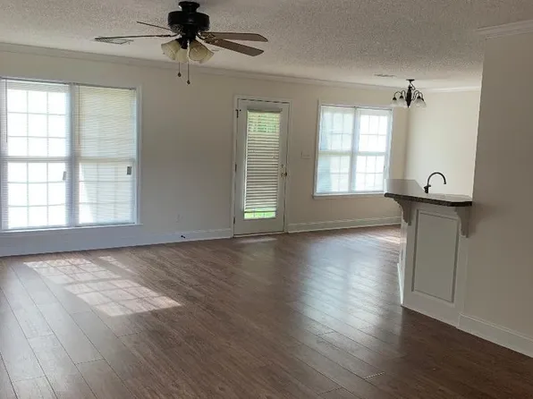 123 Birchleaf Ln, Leesburg, GA 31763