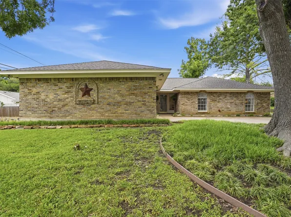 6759 Wilton Dr, Fort Worth, TX 76133
