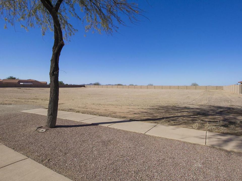 2nd image of 158 E Cornerstone Cir