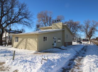 816 3rd St NW #3, Minot, ND 58703