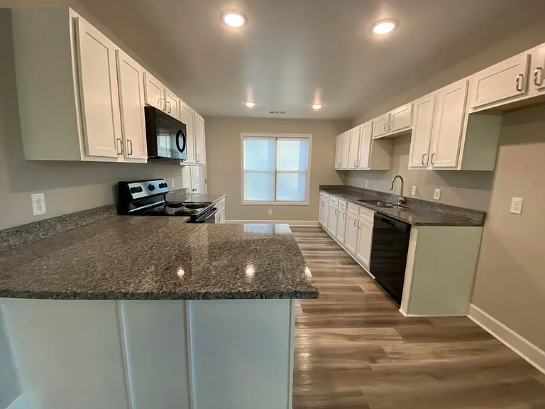 812 W Trickey Ln — Photo 7