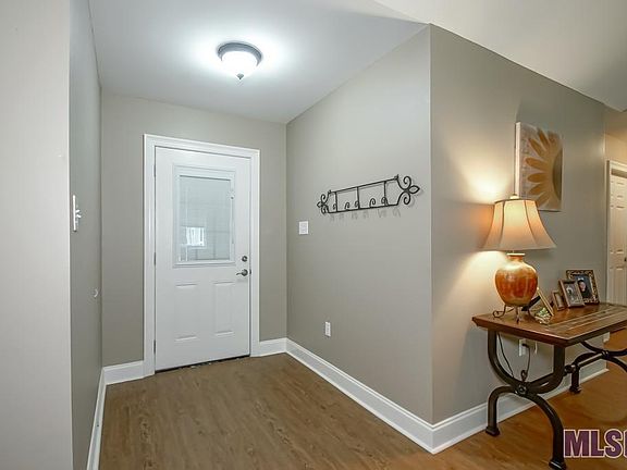 4th image of 23784 Snowdon Ave