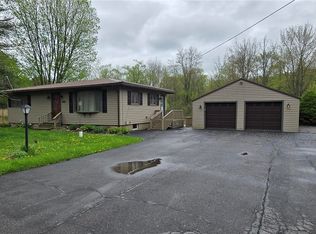 2704 Lamson Rd, Phoenix, NY 13135