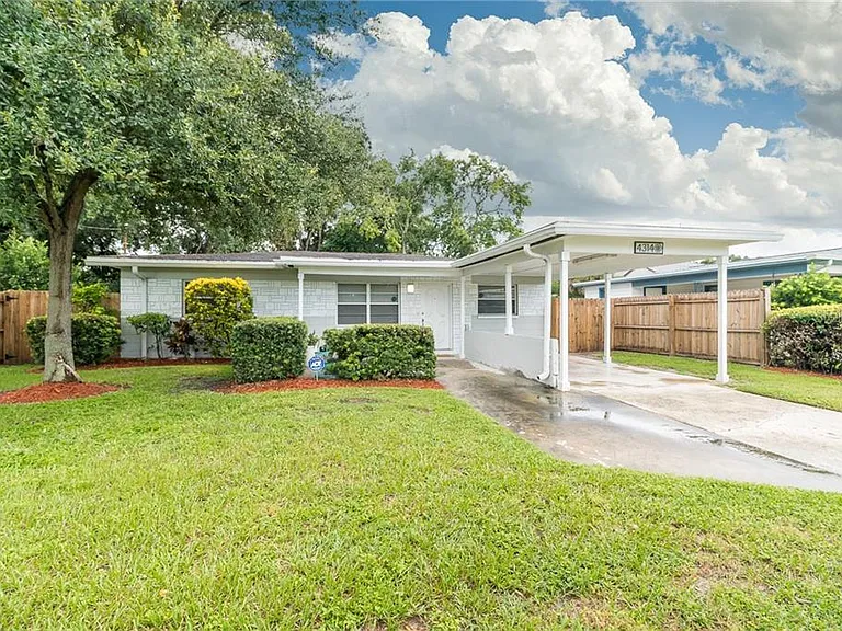 4314 W Carmen St — Photo 1