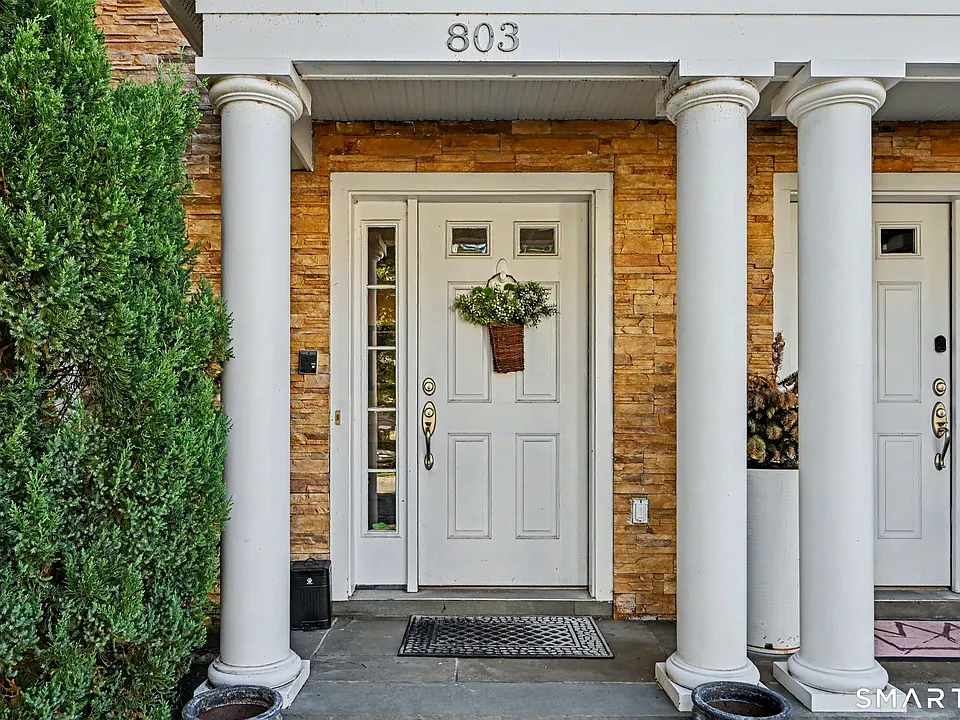 70 Riverdale Ave #803